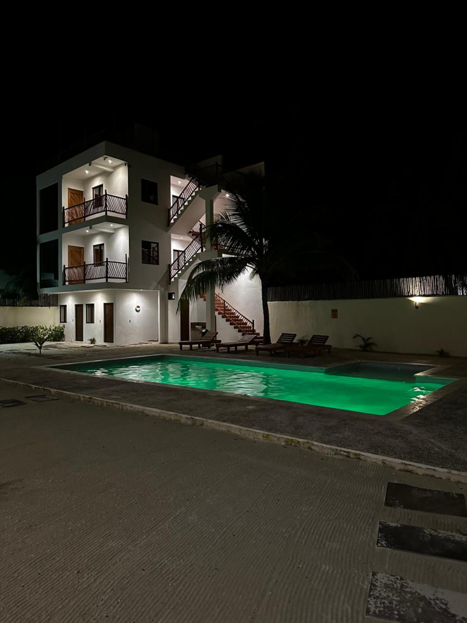 Mexhe Hotel El Cuyo Exteriér fotografie