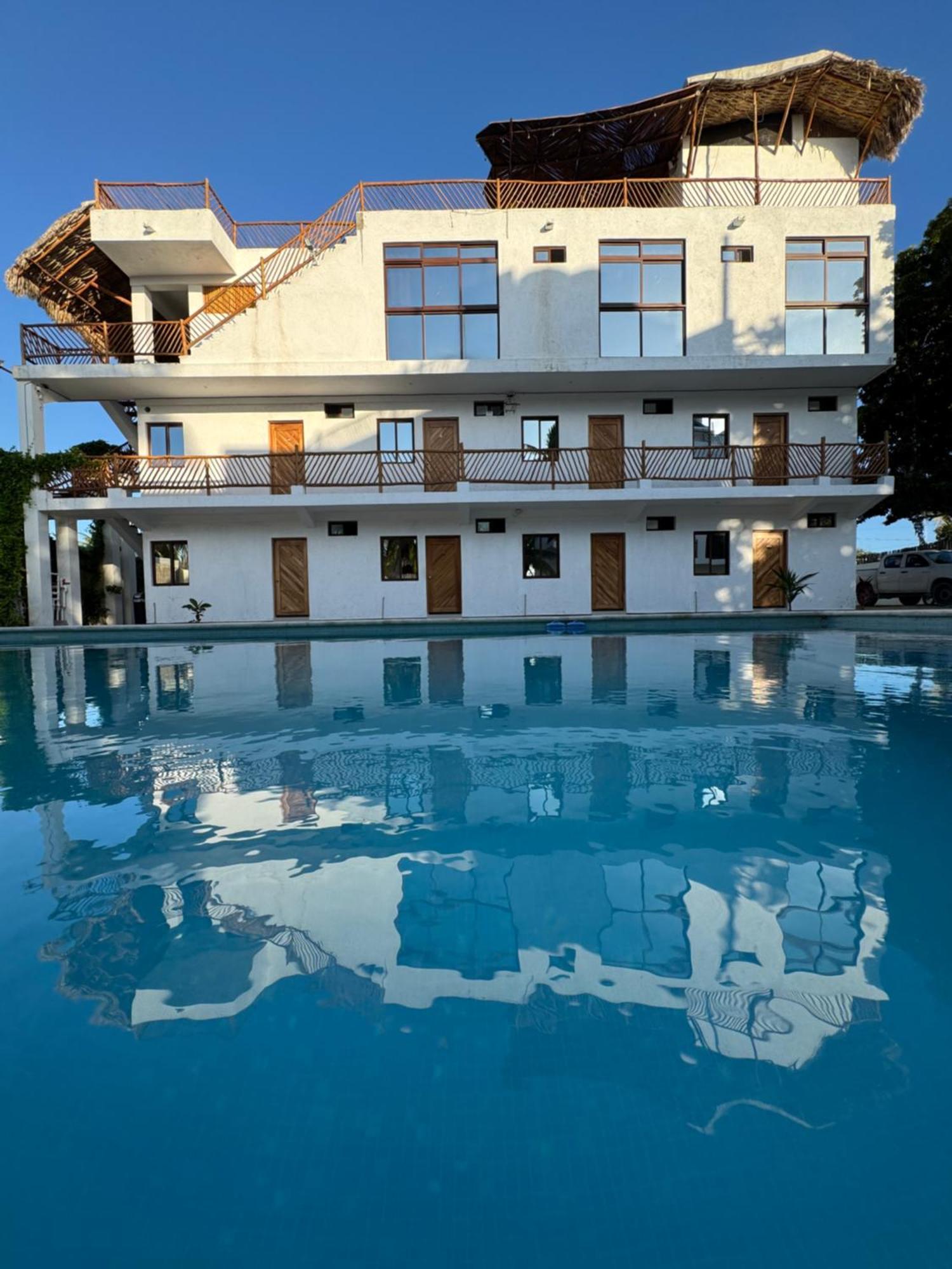 Mexhe Hotel El Cuyo Exteriér fotografie