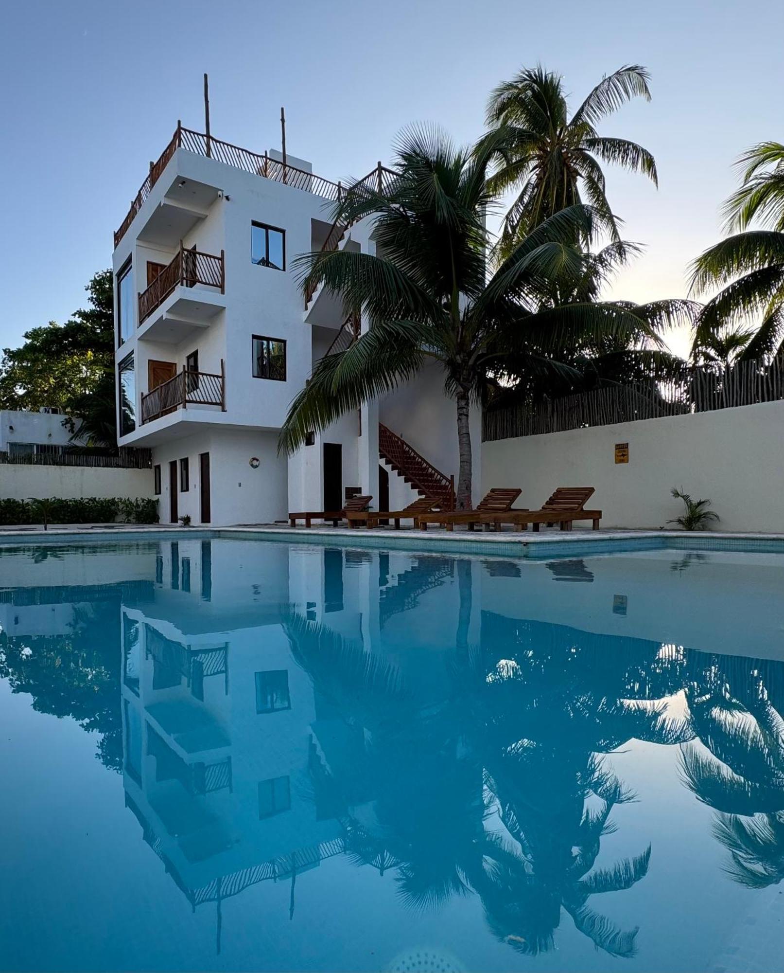 Mexhe Hotel El Cuyo Exteriér fotografie
