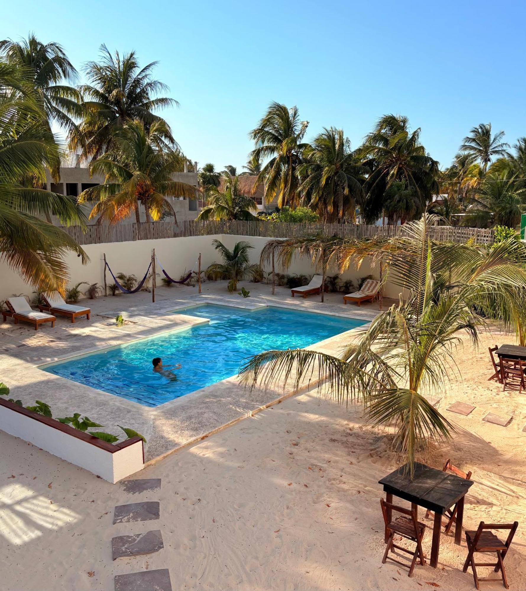 Mexhe Hotel El Cuyo Exteriér fotografie