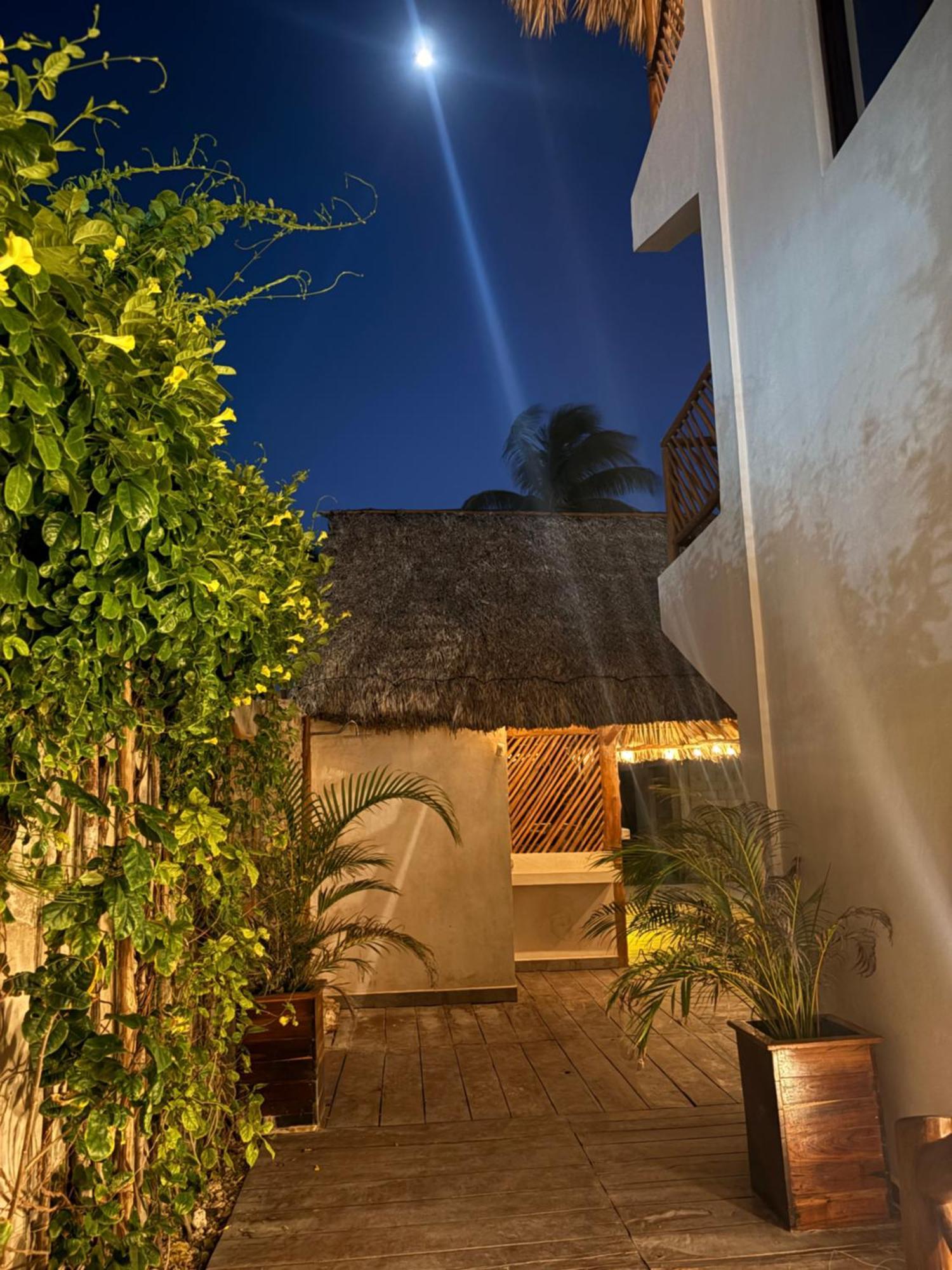 Mexhe Hotel El Cuyo Exteriér fotografie